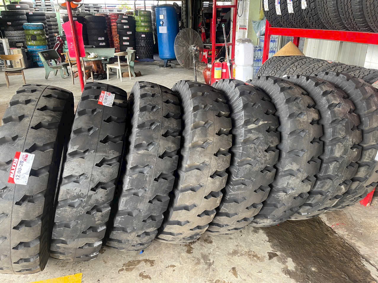 ĐẠI LÝ CHUYÊN PHÂN PHỐI SỈ VÀ LẺ LỐP XE CHẠY CÔNG TRÌNH, SAN LẤP MẶT BẰNG UY TÍN NHẤT BÌNH DƯƠNG